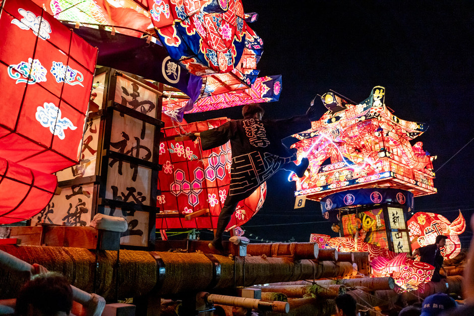 津沢夜高あんどん祭